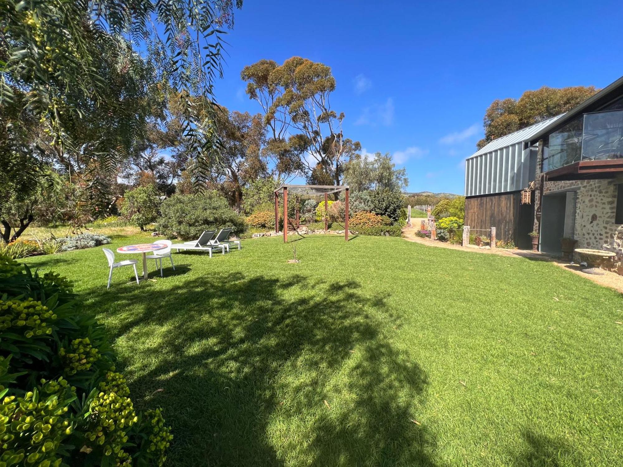 Bed and Breakfast The Old Chaff Mill Organic Vineyard Retreat Sellicks Hill Exterior foto
